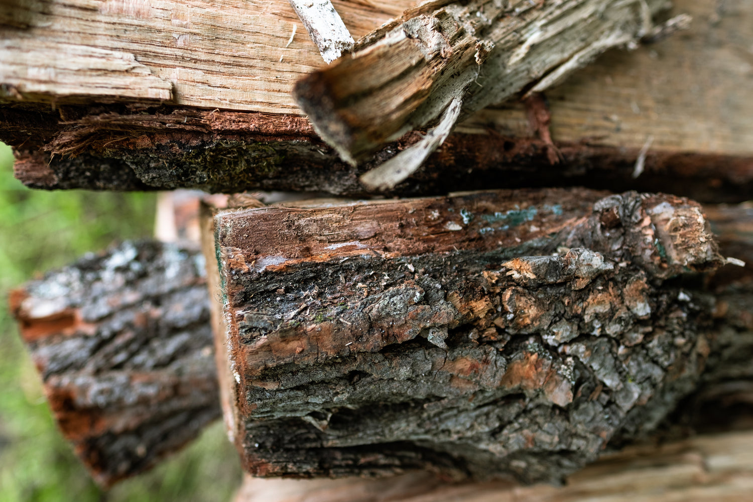 Ein Holzhaus ist nachhaltiger im Vergleich zu Stahl oder Beton. Es spart CO2 und ist 100% recycelbar.